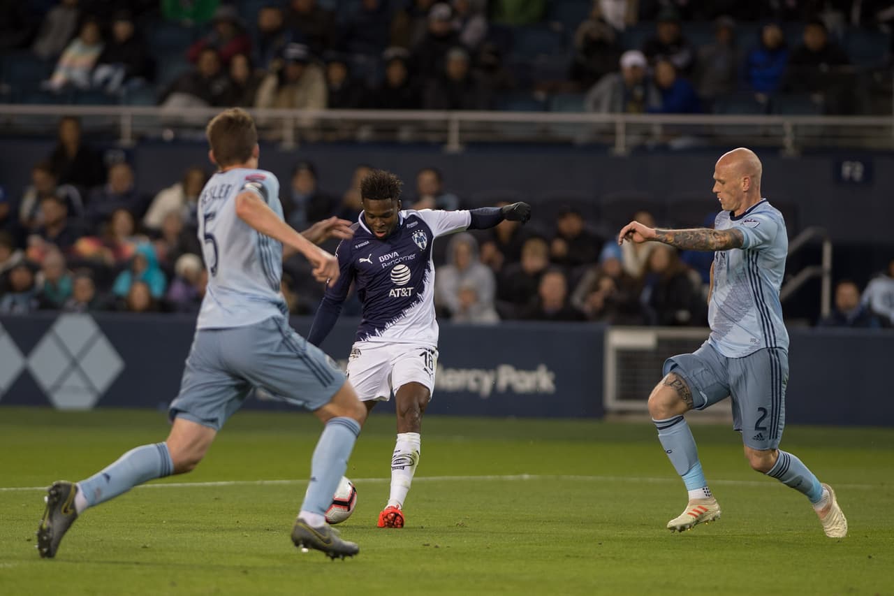 Para hacer todavía más profunda la herida, el colombiano Avilés Hurtado definió de esta manera para poner el 4-2 en el marcador.