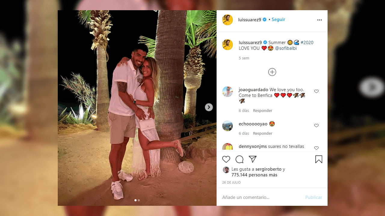 Luis Suarez y su espoza disfrutando Ibiza