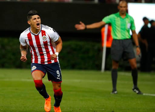 <b>Alan Pulido</b>. Aunque el segundo semestre de 2018 fue complicado, Pulido ha ayudado a las Chivas a conquistar la Liga de Campeones de la Concacaf con las Chivas.