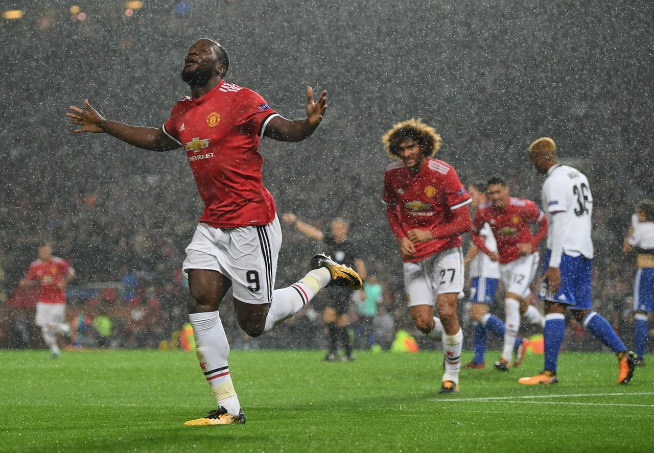 Manchester United visita en Suiza a Basilea, un equipo que igualado con CSKA con seis puntos está en la pelea por el pase a octavos.