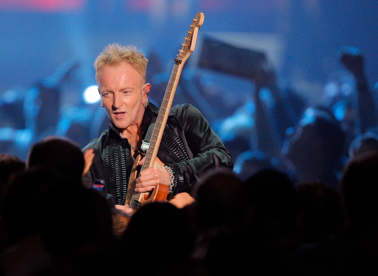 Phil Collen, de Deff Leppard, también es otro de los rockeros de amor confeso por West Ham United.