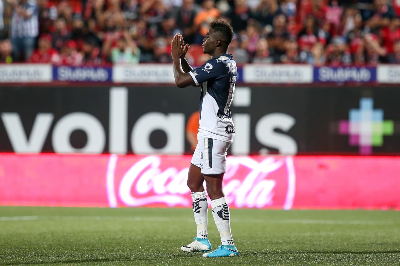 En medio de la disculpa al público, Hurtado anotó el primer gol de la jornada al minuto 35.