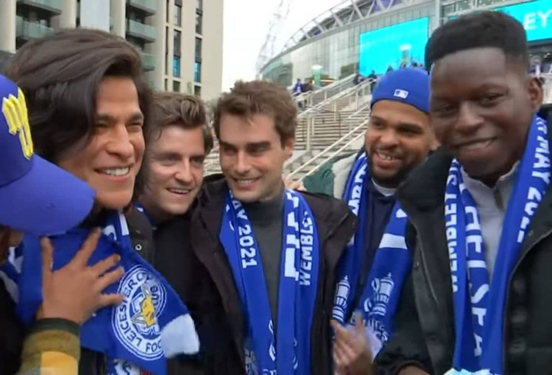 La serie sigue la vida de los jugadores, entrenadores y dueños de clubes.