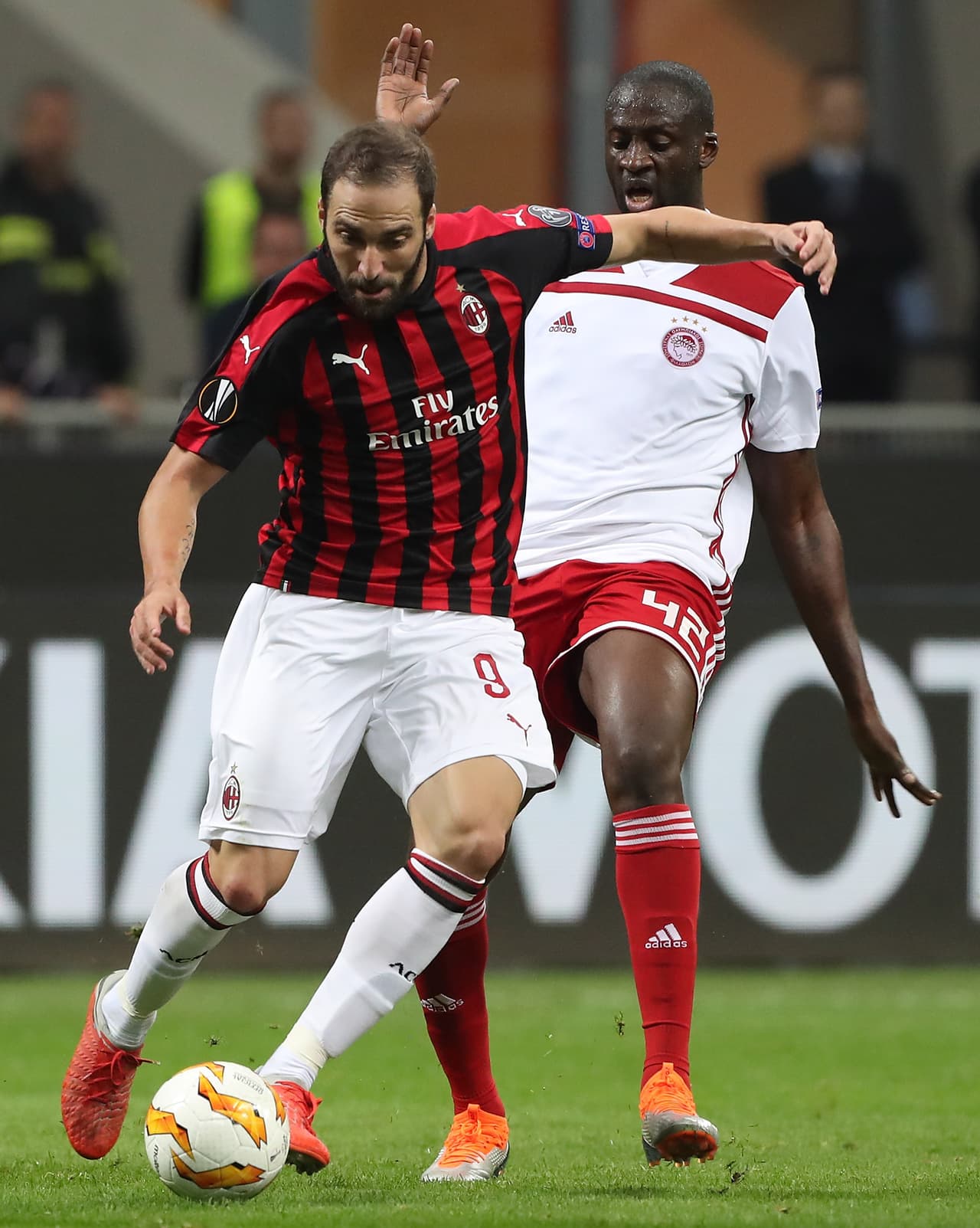 Su último sorbo de profesionalismo lo dio en un regreso al Olympiacos, pero fueron muy pocos los minutos que disputó y se fue por la puerta de atrás con 34 años.