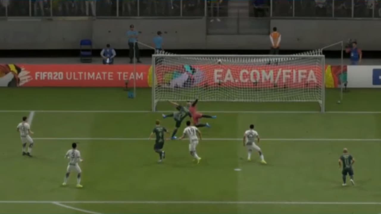 Marco Canales, representante de los Bravos de Juárez cayó 1-3 ante Octavio Rivero comandando a los Santos en el futbol virtual.