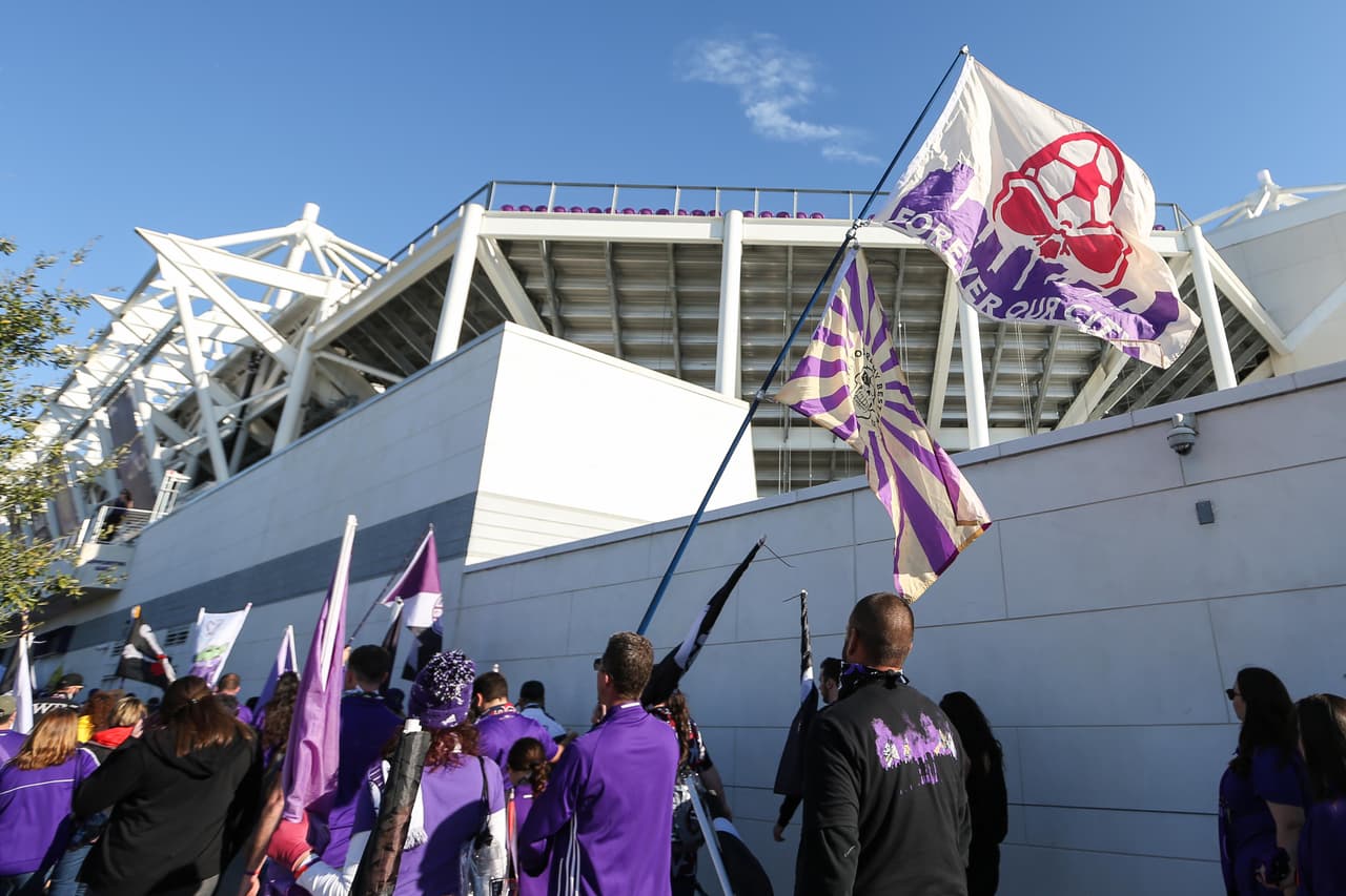 El estadio tiene una capacidad para más de 25.000 seguidores y está ubicado en el barrio de Parramore.
<br>