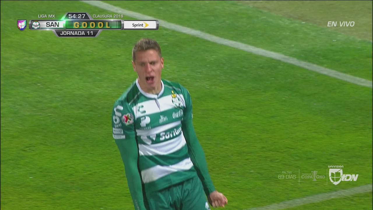 De héroe a villano, González regala el gol de la igualada para Santos