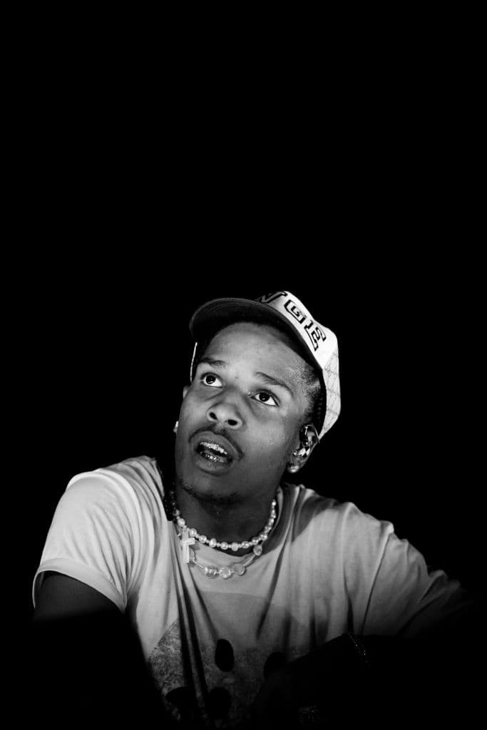 Cuando se le preguntó cómo se sentía estar en una relación, confesó: “Mucho mejor. Mucho mejor cuando tienes a ‘the one’”.