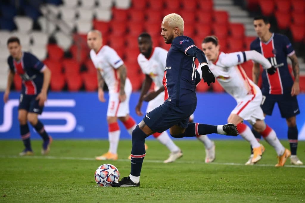 Con gol del astro brasileño, el conjunto de Tuchel consiguió su segunda victoria en la justa europea. | Neymar anotó desde los once pasos el gol que les dio el resultado a los 11’ de juego y los mantiene en la pelea.