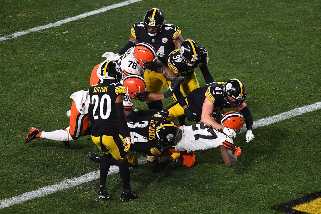 En un partido prácticamente perfecto de Baker Mayfield, Los Browns logran imponerse a los Steelers 48-37 en Pittsburgh.