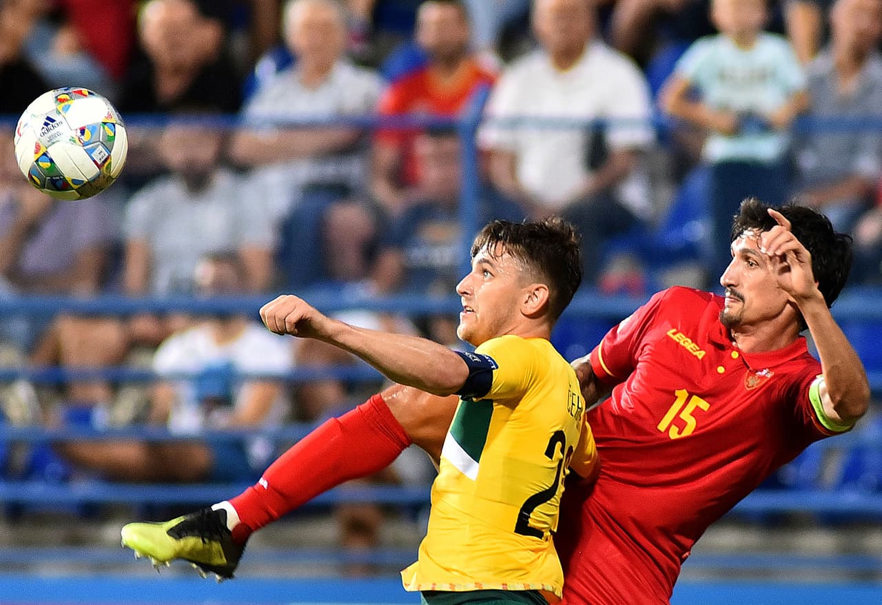 Stefan Savić, después del partido con la selección de Montenegro, sufrió una lesión muscular de segundo grado en el muslo izquierdo, lo cual implica de tres a cuatro semanas fuera.