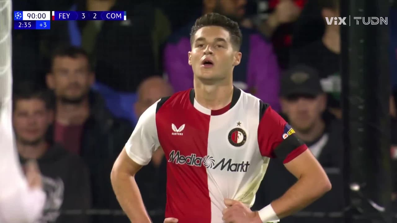 ¡Douvikas acerca al Como! Le gana la espalda a la defensa y marca ante Feyenoord