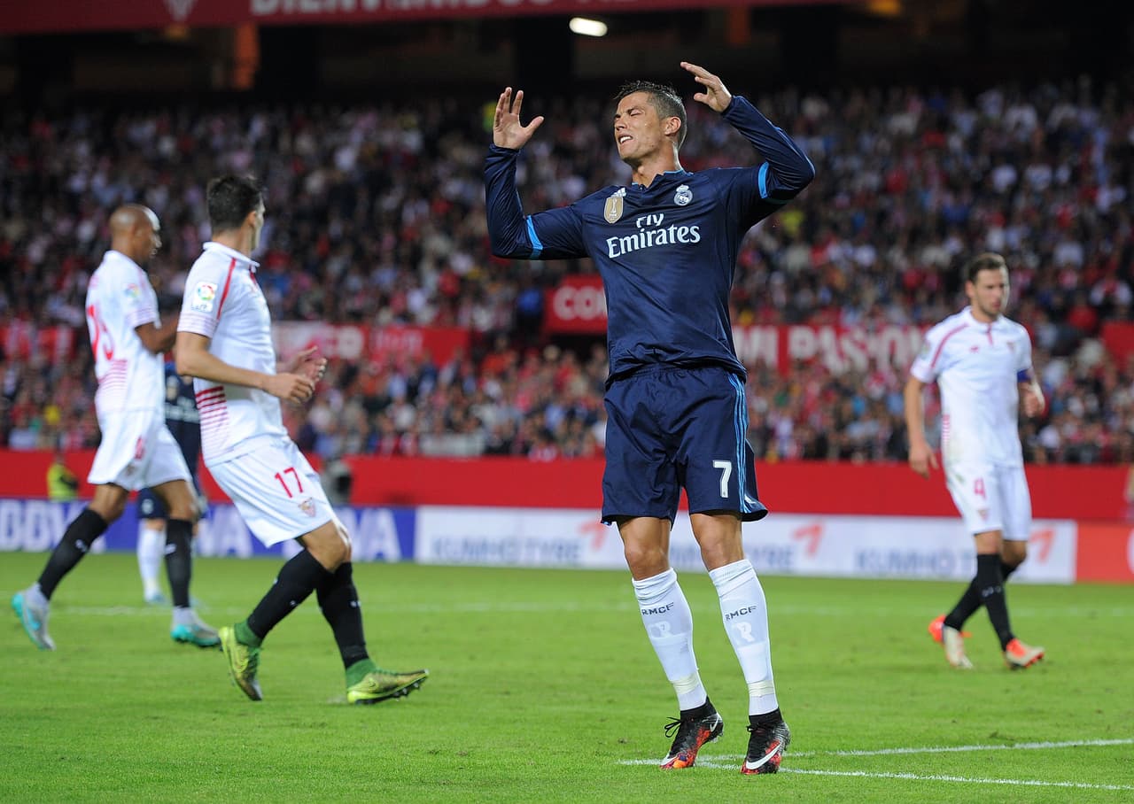 Después, perdió frente al Barcelona (0-4), el Sevilla (3-2) y el Villarreal (1-0) y empató ante Atlético (1-1), Athletic (1-1) y Valencia (2-2).