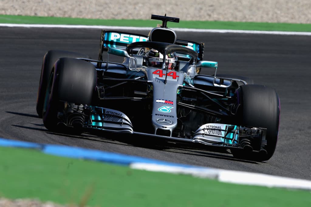 "Tanto Ferrari como Red Bull fueron muy rápidos y creo que será similar mañana y el domingo. Va a ser un desafío serio. Hockenheim no es una pista fácil. Tendremos que darlo todo", apuntó Hamilton.