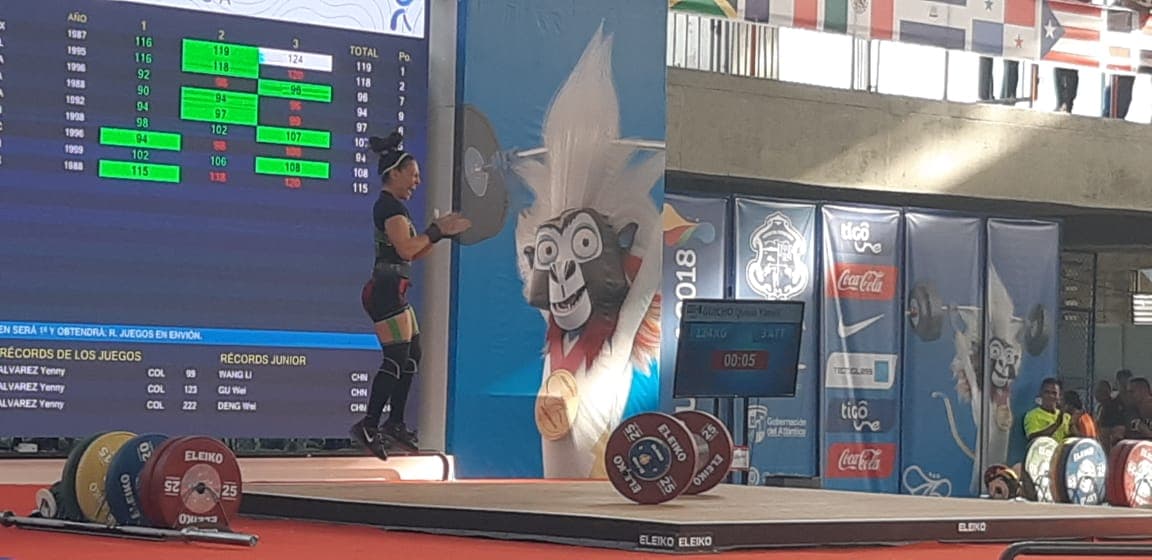 La levantadora de pesas Quisia Guicho tuvo una gran jornada, con una medalla de oro y una de bronce en la categoría -58 kg y con marca centroamericana de 124 kg en el envión.