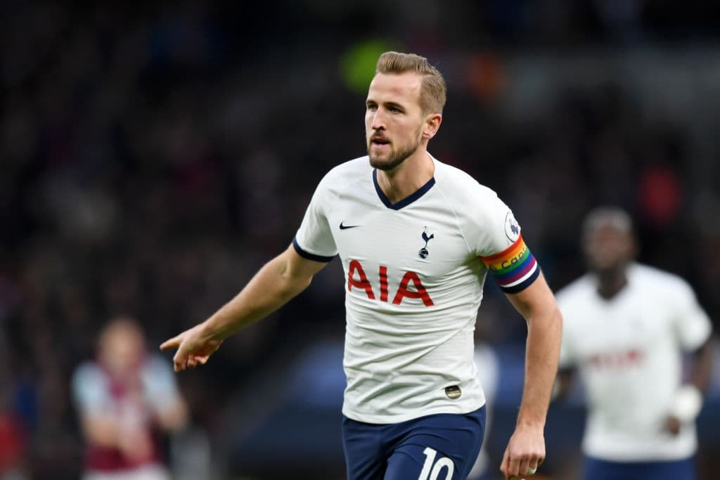<b>6 - Harry Kane (Tottenham): 150 millones de euros</b> - El estandarte del Tottenham, Harry Kane, ha demostrado estar en un nivel que pocos futbolistas en el mundo llegan a alcanzar. El inglés nos ha demostrado que es uo de los pilares del Tottenham ya que cuando este no esta la cuota goleadora del equipo cae demasiado a comparaciòn de cuando el juega.