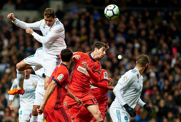 A los 36 minutos, Cristiano marcó el cuarto de los merengues con el sello de la casa, un certero remate de cabeza.