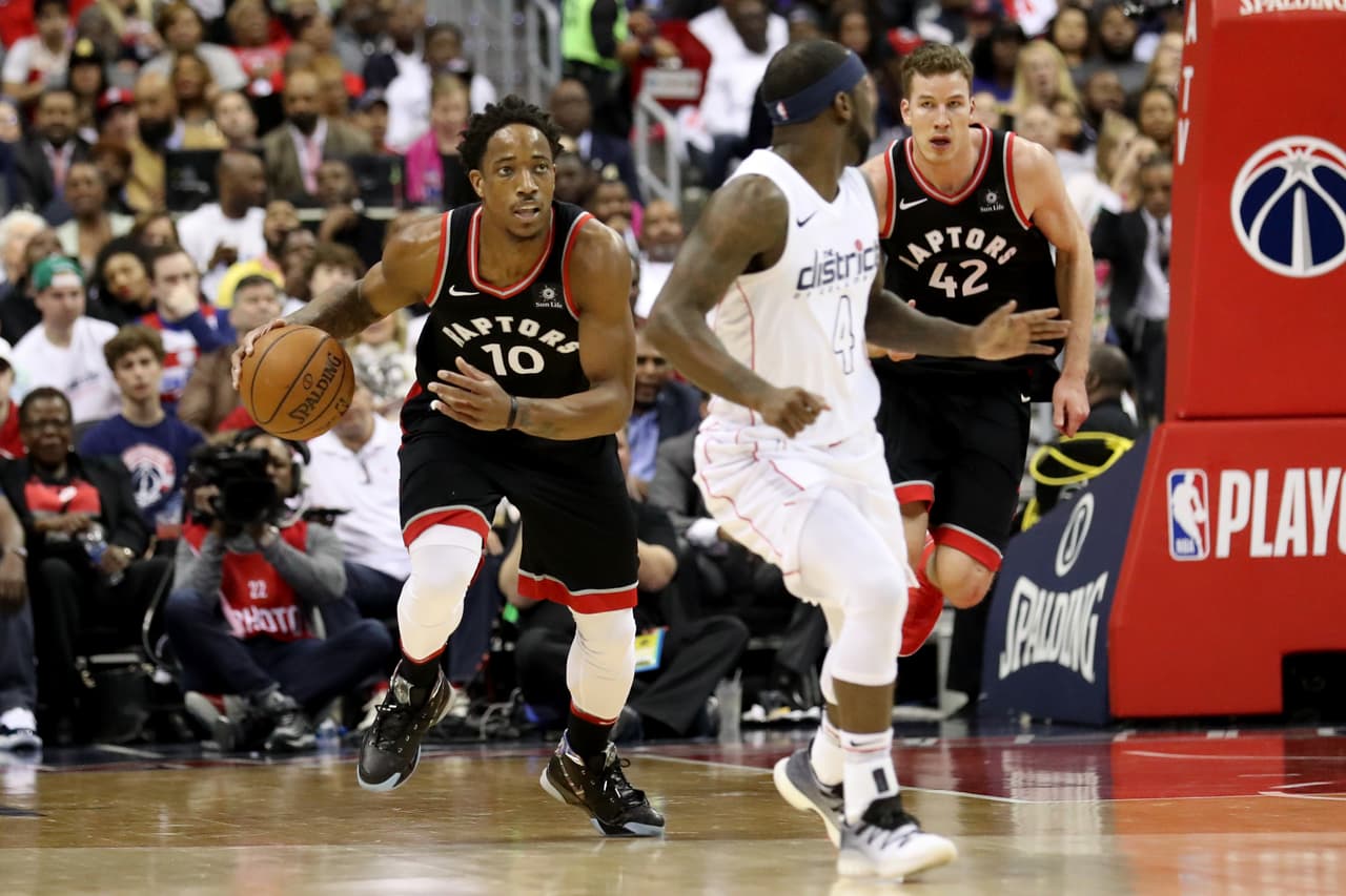DeMar De Rozan buscó de manera fallida mantener el dominio en el marcador para Toronto, pero vio cómo el juego se igualó 80-80.