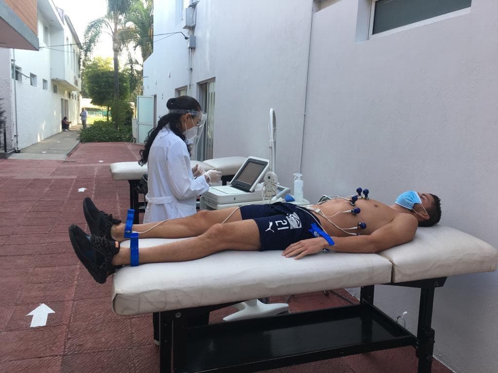 Los exámenes se realizaron en una área abierta destinada a las pruebas médicas.