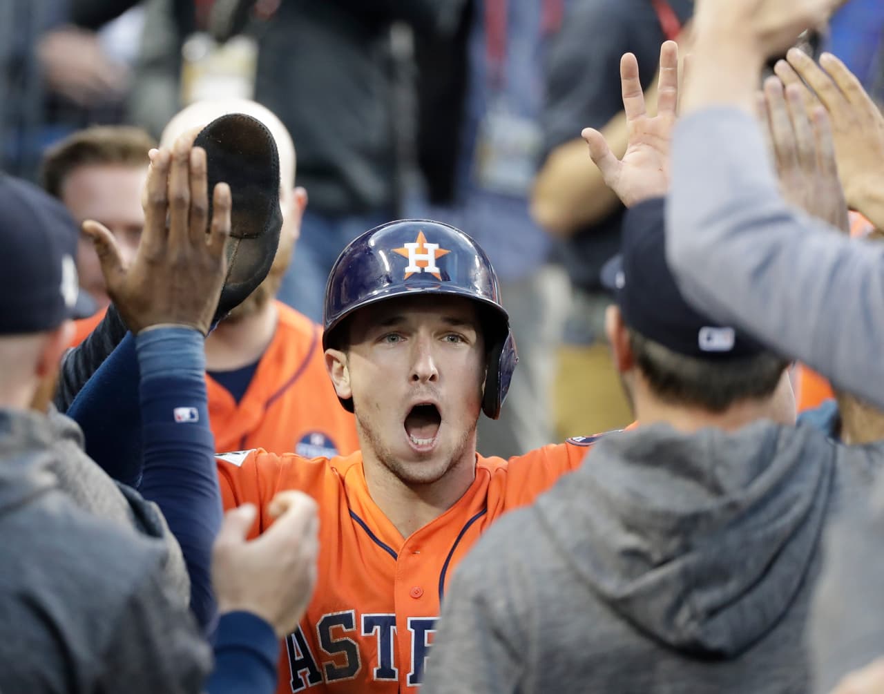 Altuve se sacrificó y Bregman logró la segunda carrera para poner a Houston 2-0 muy temprano en el séptimo.