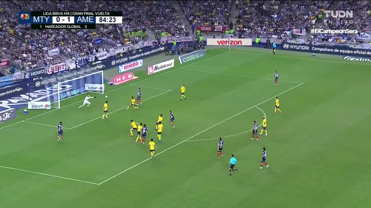 ¡GOL!  anota para Monterrey. Johan Rojas