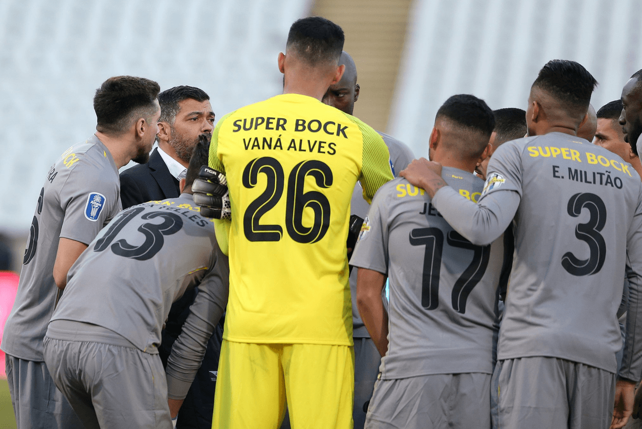 En juego por el Grupo C de la Copa de la Liga de Portugal, el Porto estaba obligado a ganar para avanzar a las Semifinales.