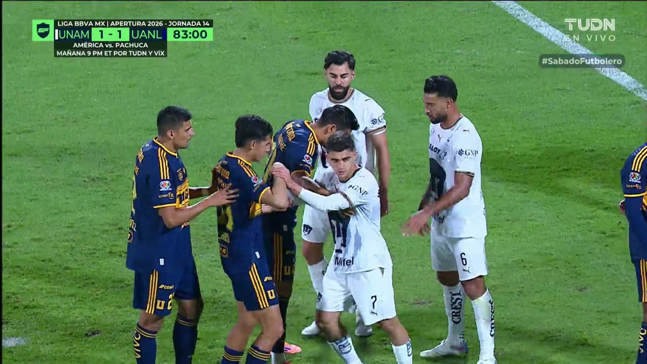 ¡TIRO ATAJADO! disparo por Emiliano Gómez.