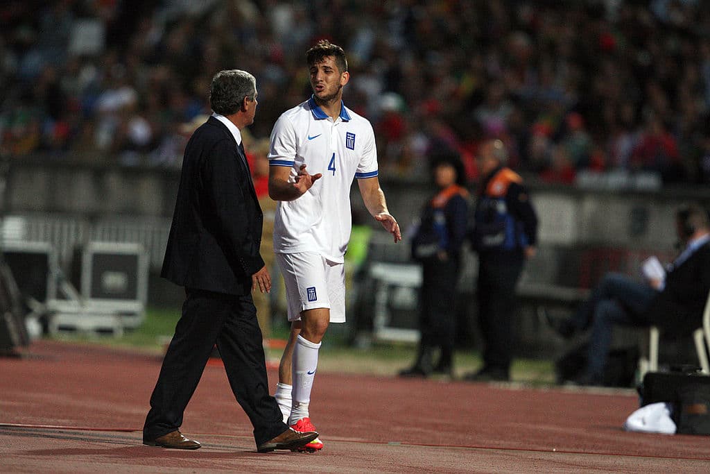 Su debut en el AEK fue tardío aunque cundo llegó fu el debut soñado ya que se llevó el galardón a mejor jugador del partido (MVP).
<br>