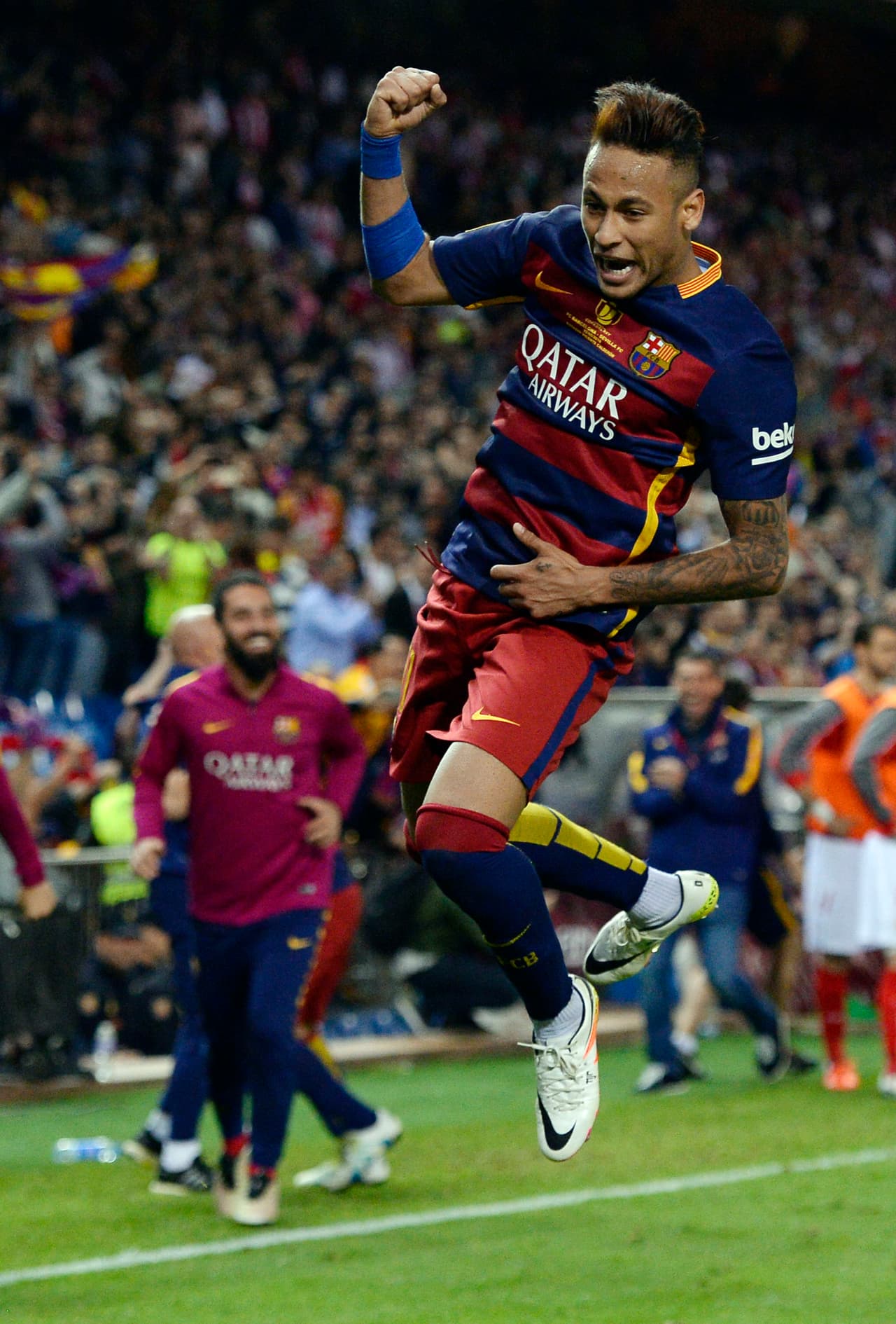 Así Neymar marcaba el segundo del Barcelona y sellaba el triunfo de 2-0 sobre Sevilla para conseguir la Copa del Rey y el doblete.