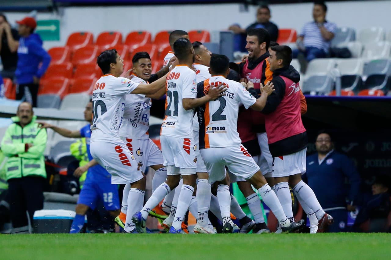 Y a los 67 minutos el peor de los escenarios para un de por sí emproblemado Cruz Azul: gol de Alebrijes. Renato Román definió de gran forma en el área Celeste y marcó el gol de la victoria.