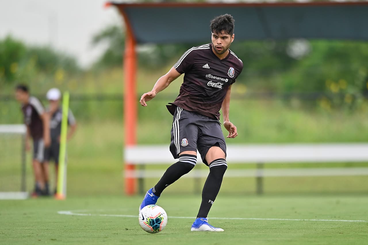 Los integrantes de la Selección Mexicana de fútbol se entrenaron, en medio de una intensa humedad en el ambiente, en las instalaciones del club de la MLS Houston Dynamo de cara a lo que será su importante duelo de los Cuartos de Final de la Copa Oro 2019, que se llevará a cabo este sábado ante Costa Rica. El trabajo duro y el buen ambiente imperaron durante la práctica del Tri.