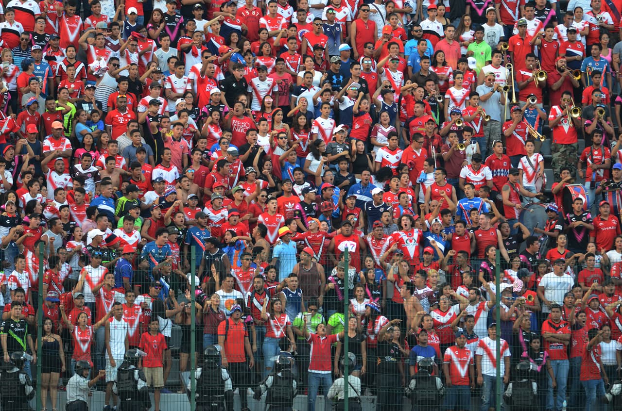Estadio Luis Pirata Fuente: 11,837 espectadores
