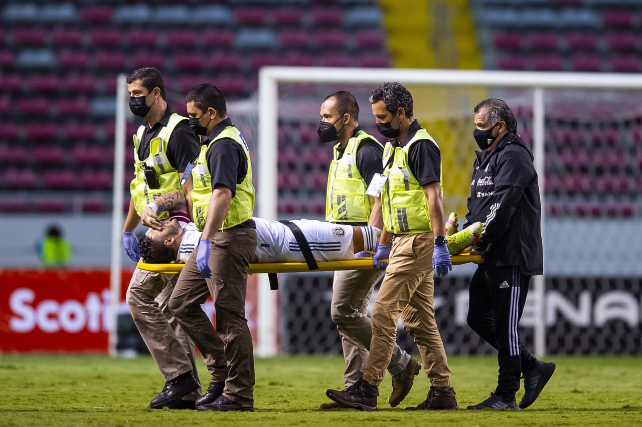 Alexis Vega salió lesionado y entre lágrimas; apunta a duro esguince