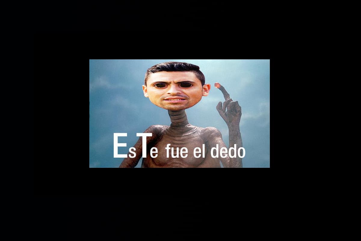 Mira los mejores memes del 'dedazo' de Gonzalo Jara a Edinson Cavani en el partido Chile-Uruguay en cuartos de final de la Copa América 2015 (Twitter).