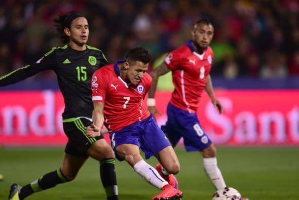 7.- Alexis Sánchez - El atacante del Arsenal se mostró participativo y luchando por cada pelota, aunque su mejor faceta en este juego la tuvo generando juego para su equipo. Calificación: 7