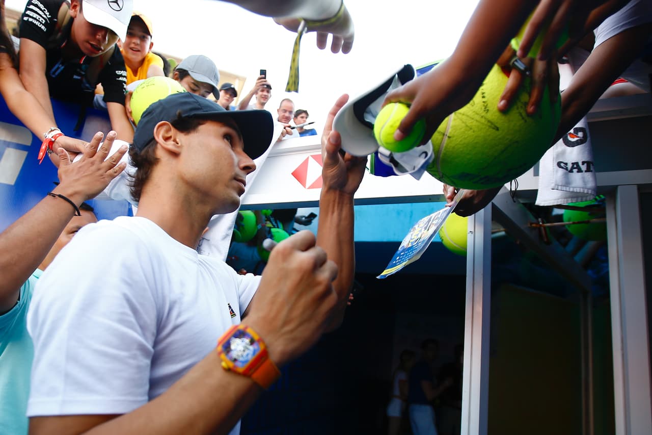 Así fue como Rafa se despidió de sus aficionados, antes de salir por la puerta que lleva hacia afuera del Estadio Pegaso.