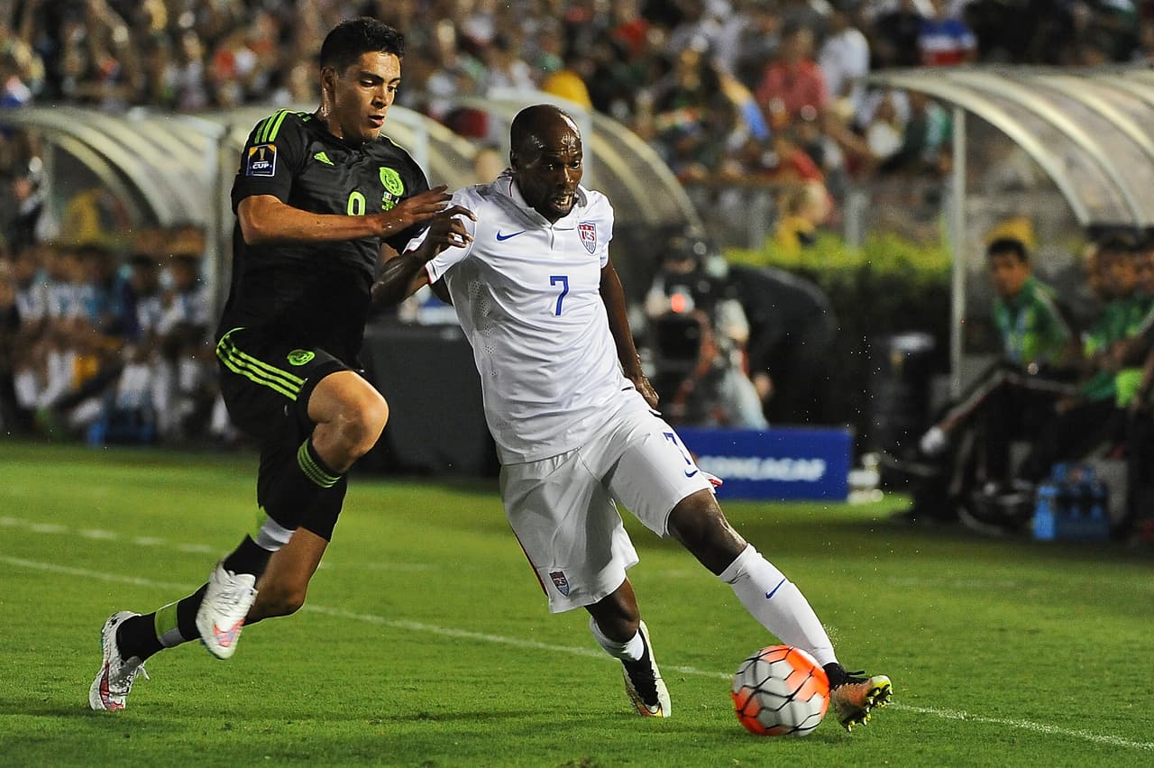 DaMarcus Beasley no fue el de siempre se perdió en el juego, para su suerte no le marcaron una clara mano que pudo ser un penalti en contra de EEUU. Calificación 7.