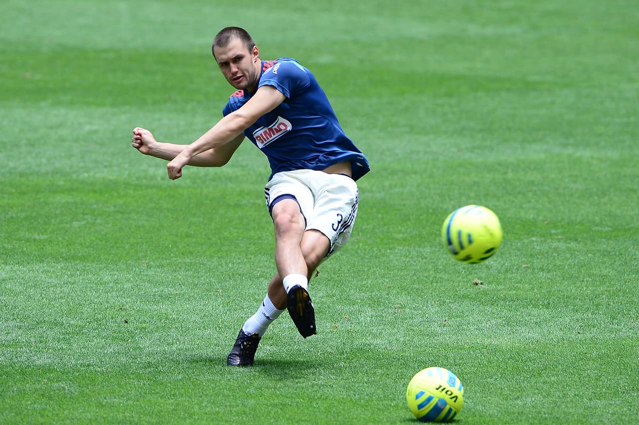 Santos, el flamante campeón se deshizo de pocas piezas que no eran del cuadro titular como Oswaldo Alanís y Rodolfo Salinas. Su única alta fue Kristian Álvarez proveniente de Chivas, veremos si traen algo del extranjero para buscar el bi.