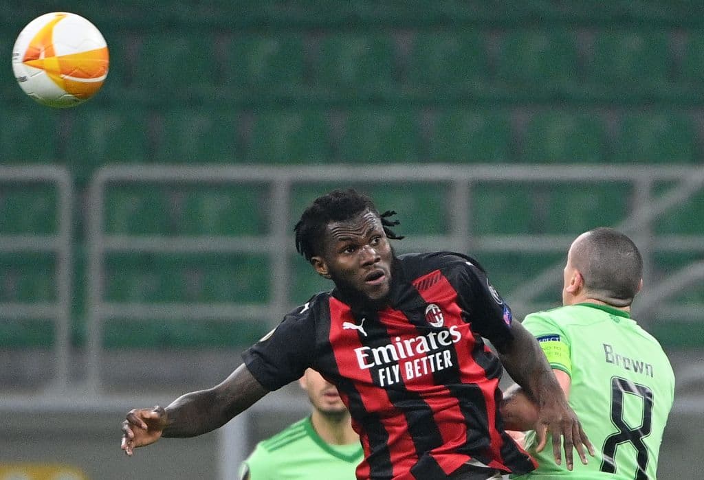 Lluvia de goles cayó en San Siro, donde el Milan se lleva la victoria 4-2 ante el Celtics en la UEFA Europa League. Tom Rogic abrió el marcador para la escuadra verde y Odsonne Edouard los ponía ya dos tantos arriba, pero la escuadra rossonera despertó y anotó cuatro tantos por parte de Calhanoglu, Castillejos, Hauge y Díaz durante la quinta Jornada.