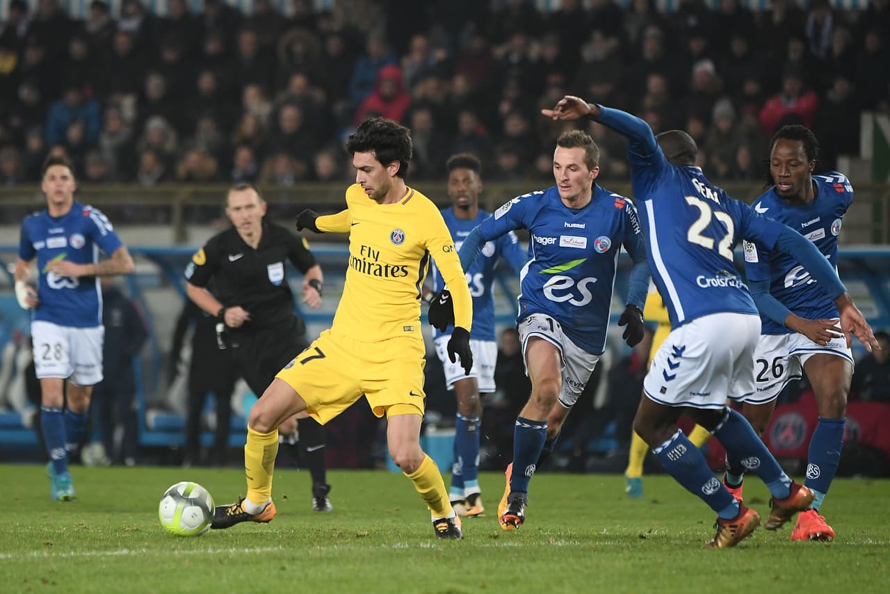 El dominio sobre su rival del PSG no fue suficiente para transformar en gol y empate. La derrota 2-1 quedó sentenciada, aunque mantiene el liderato con 41 puntos.