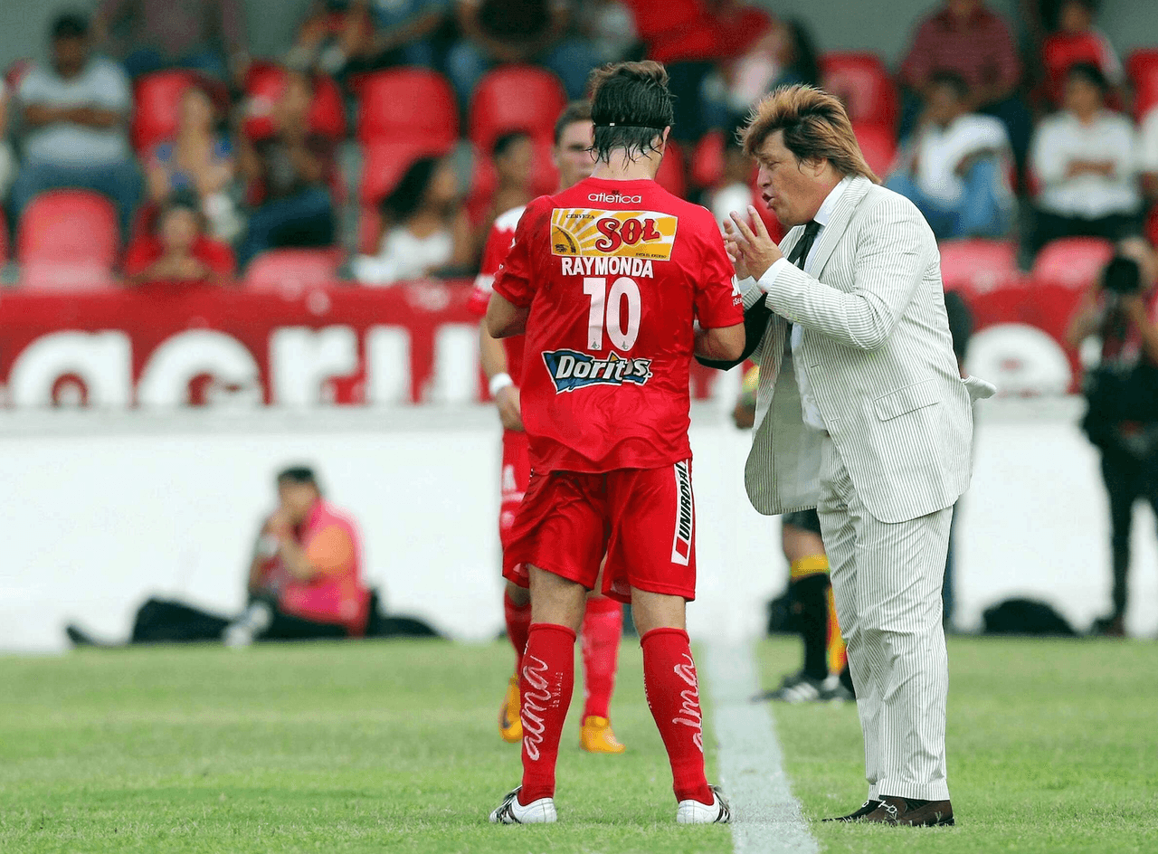 El ‘Piojo’ como DT vs Pumas ante: Monterrey, Veracruz, Tecos, Atlante, Tijuana y América.