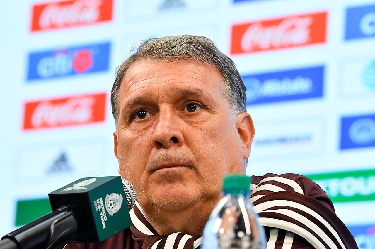 El entrenador de la Selección de México, el argentino Gerardo 'Tata' Martino, conversó esta tarde en Atlanta con la prensa de cara a su partido de preparación contra Venezuela y dando detalles de cómo su lista final para la edición 2019 de la Copa Oro está quedando diseñada. Así reaccionó el técnico del Tri.