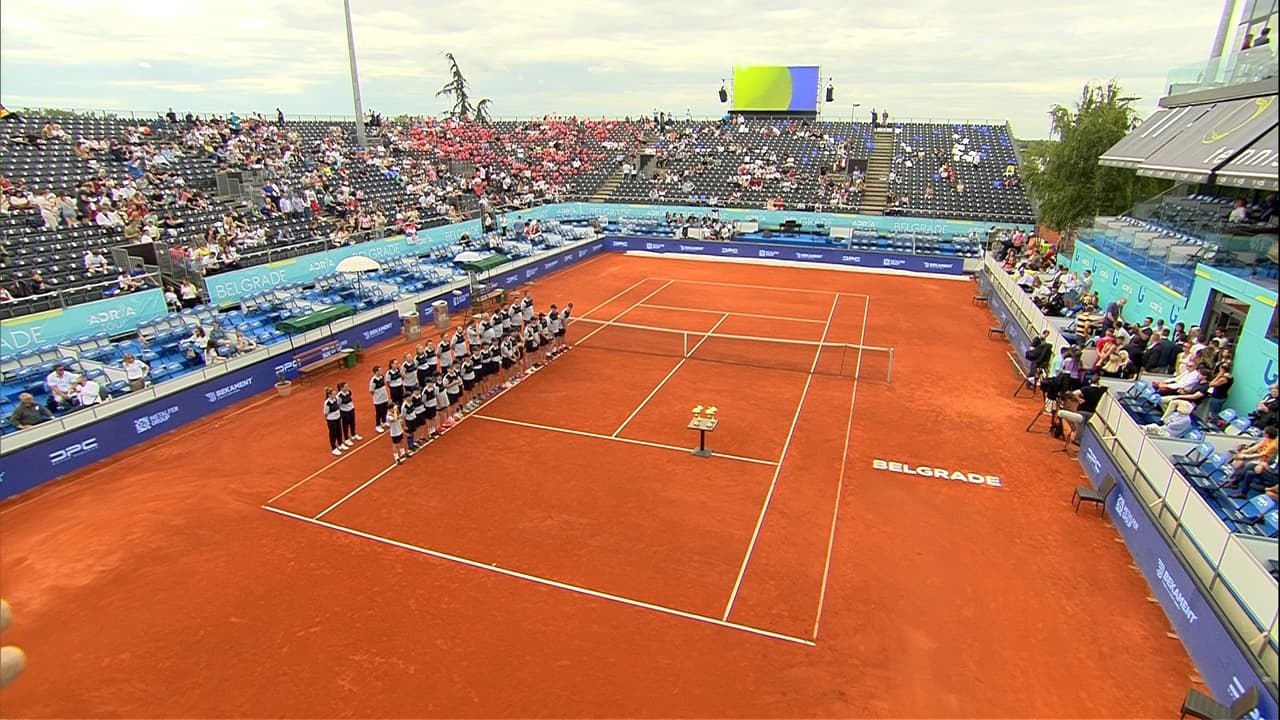 Novak Djokovic organiza torneo con aficionados y sin guardar distancia
