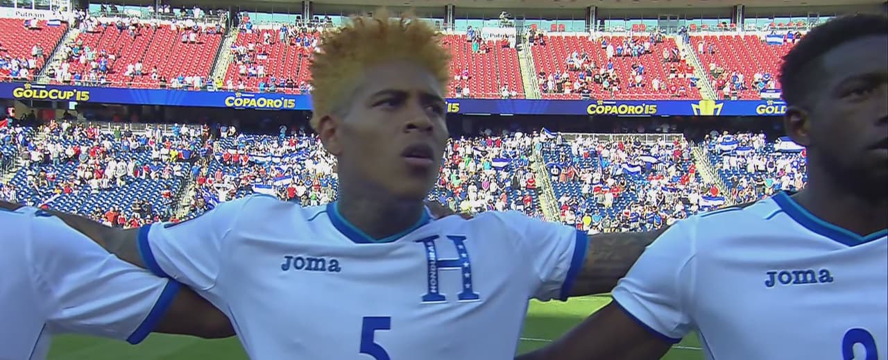 5 Henry Figueroa - En la jugada del gol panameño, al parecer desvía el balón que termina anotando Tejeda. Estuvo a destiempo, pero corrigió en la segunda mitad. 6