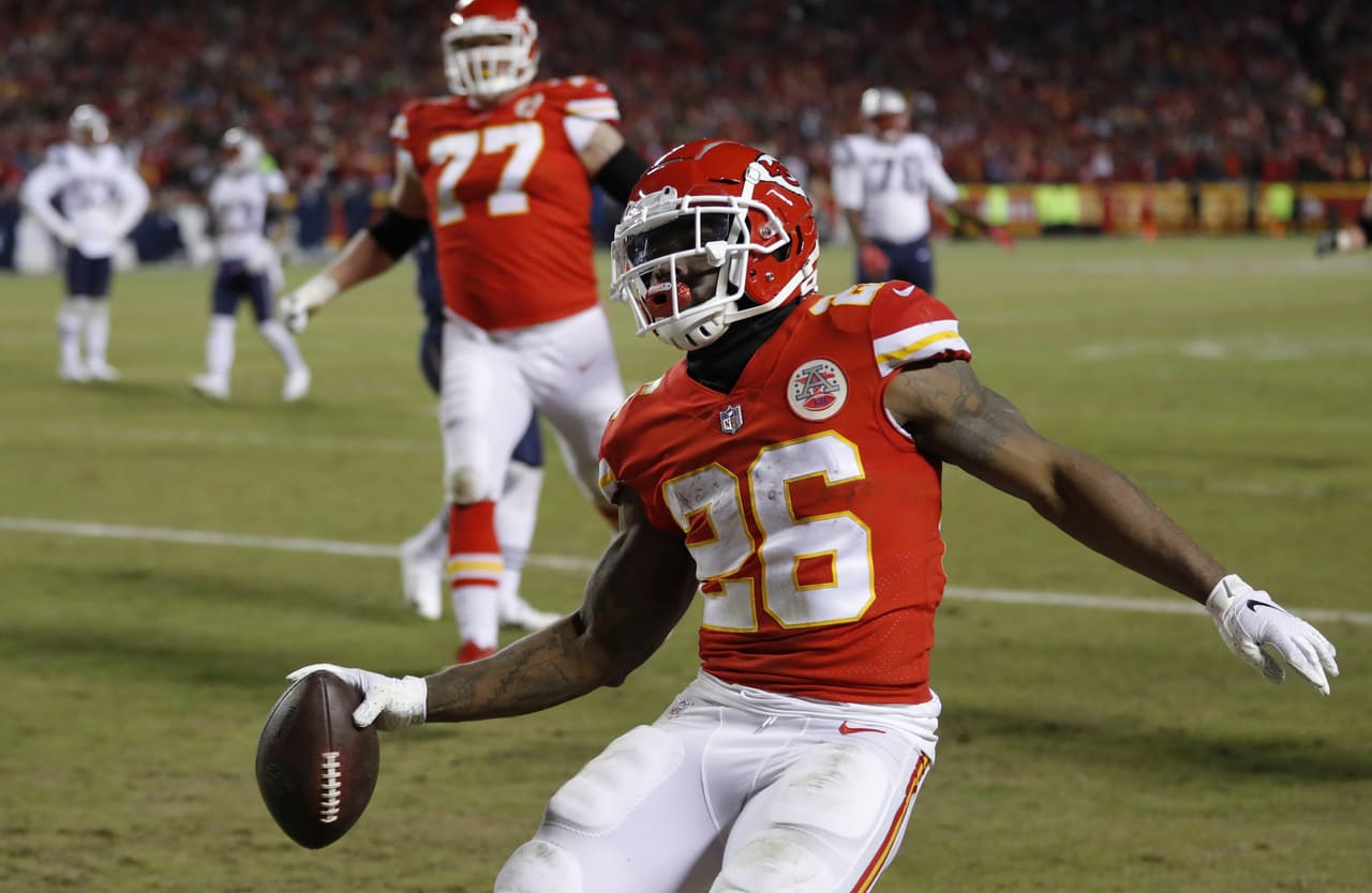 Damien Williams se convierte en el primer jugador en la historia de los Chiefs en anotar tres TD en un partido de Playoff.