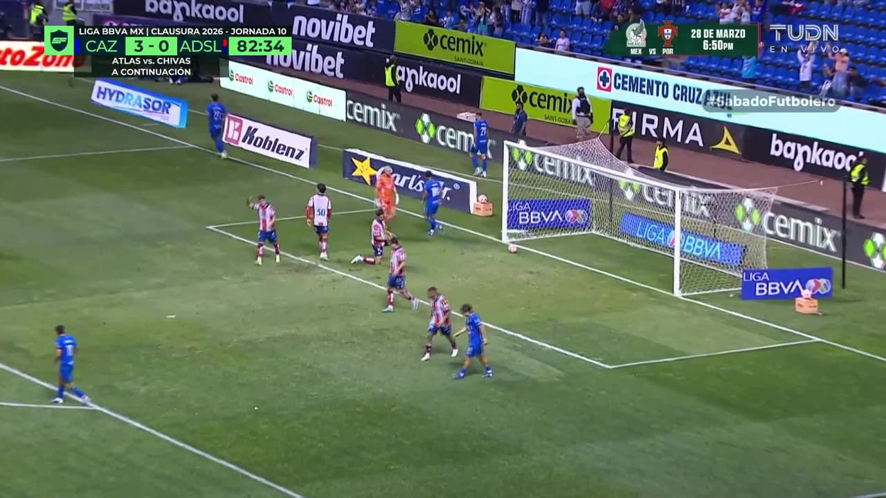 ¡No lo cante, no lo grite, no se abrace! Gol del Cruz Azul, era el doblete del 'Toro' pero es anulado por fuera de lugar