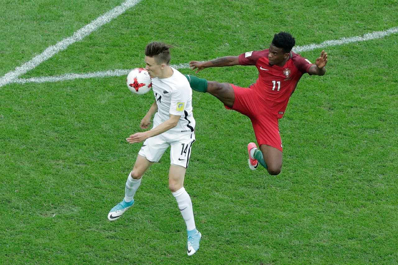 El exceso de energía es uno de las características de este lateral derecho, un factor que como en el entrenamiento con su compañero brasileño le han jugado en contra en otras ocasiones.