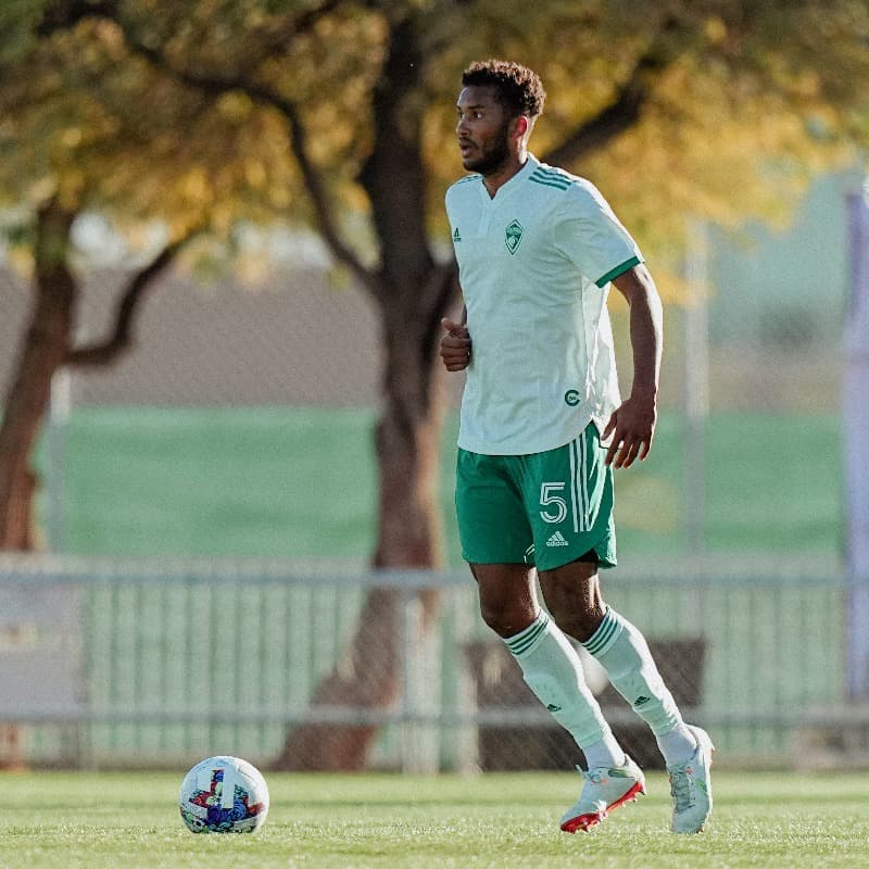 Pese a que esta semana se anunció su transferencia al Arsenal, el defensor Auston Trusty seguirá con Colorado hasta el verano de 2022.