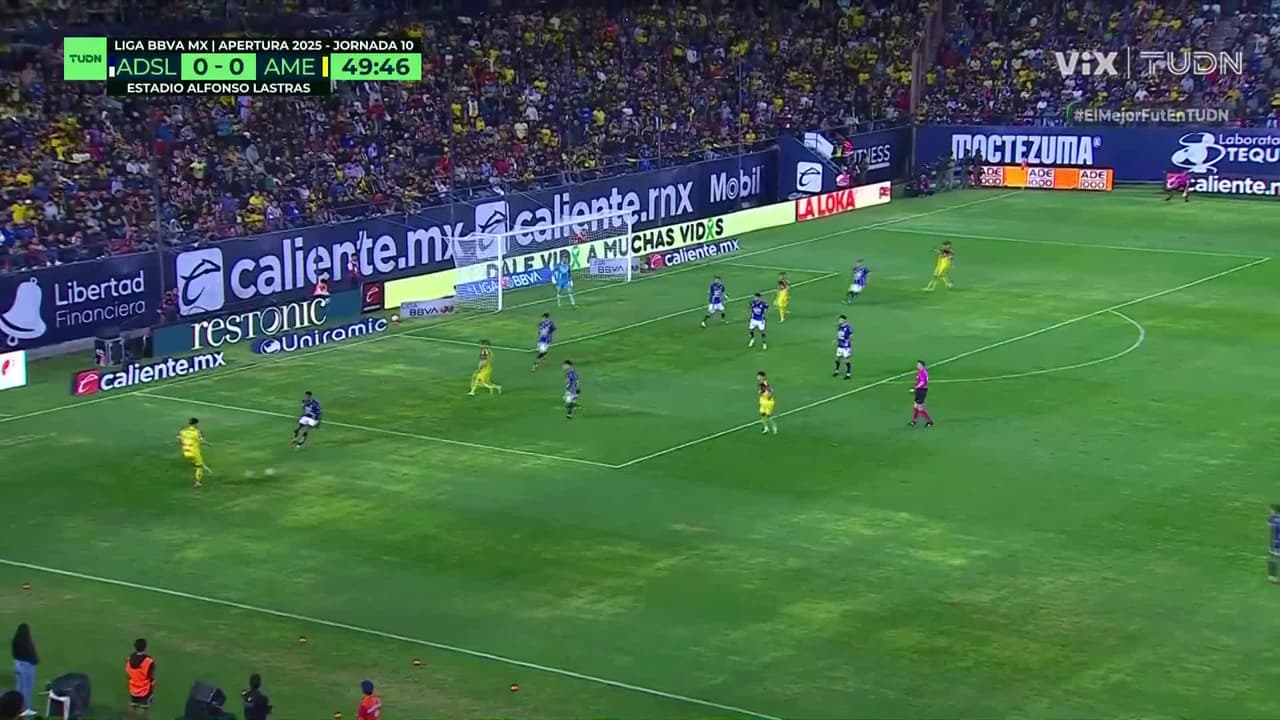 ¡Atajadón de Andrés Sánchez! El arquero de San Luis evita el 0-1 de las Águilas