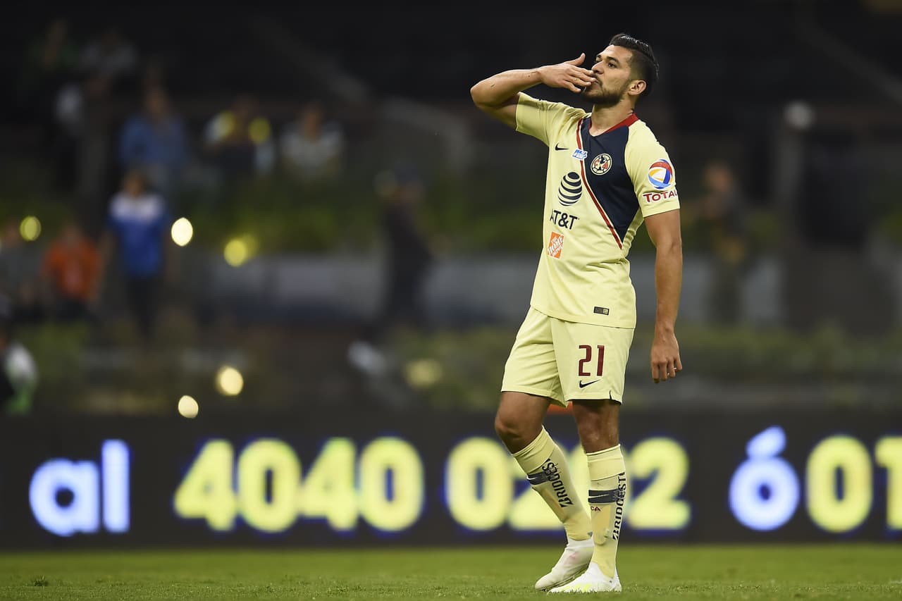 Tras una mano en el área por parte de Juan Carlos Valenzuela, el árbitro marcó penalti y a los 85 minutos Henry Martín se encargó de convertirlo para poner 3-0 el marcador en favor de las Águilas.
